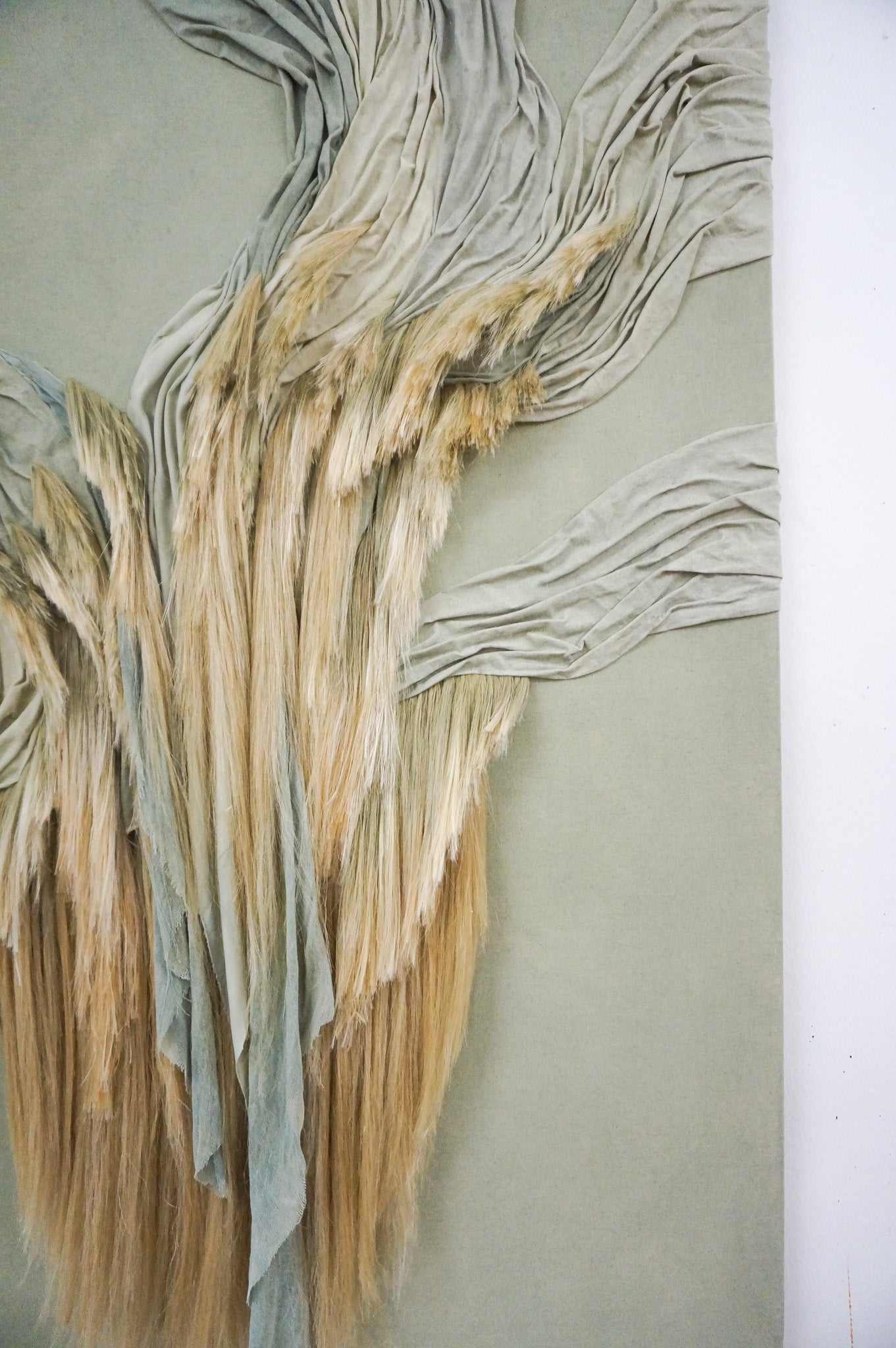 Living Fibers - Moving Grass