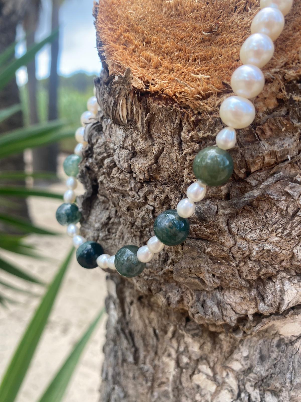 Meditative Parts - Necklace - Pearl & Moss agate